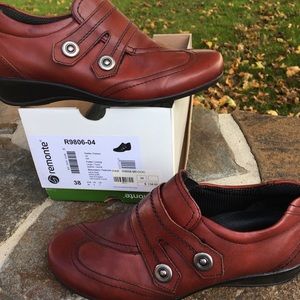 Remonte red Velcro shoes